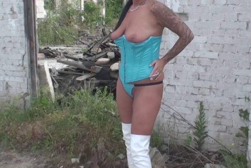 Rauchend und p****nd von Busen-Maus