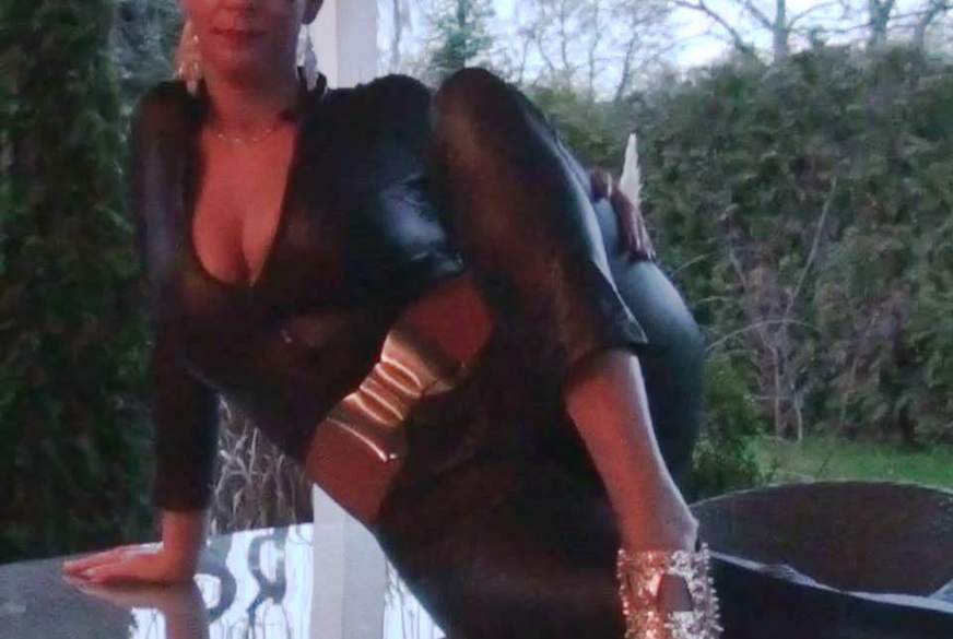 Vom Ehemann der besten Freundin b****t von Busen-Maus