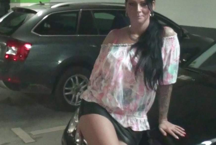 User-f**k im Parkhaus von Busen-Maus