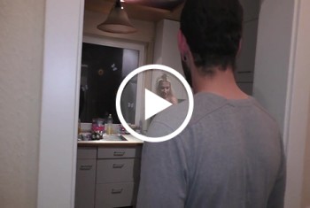 Hausmeister fickt mich hart in der küche Hausmeister fickt mich hart in der küche