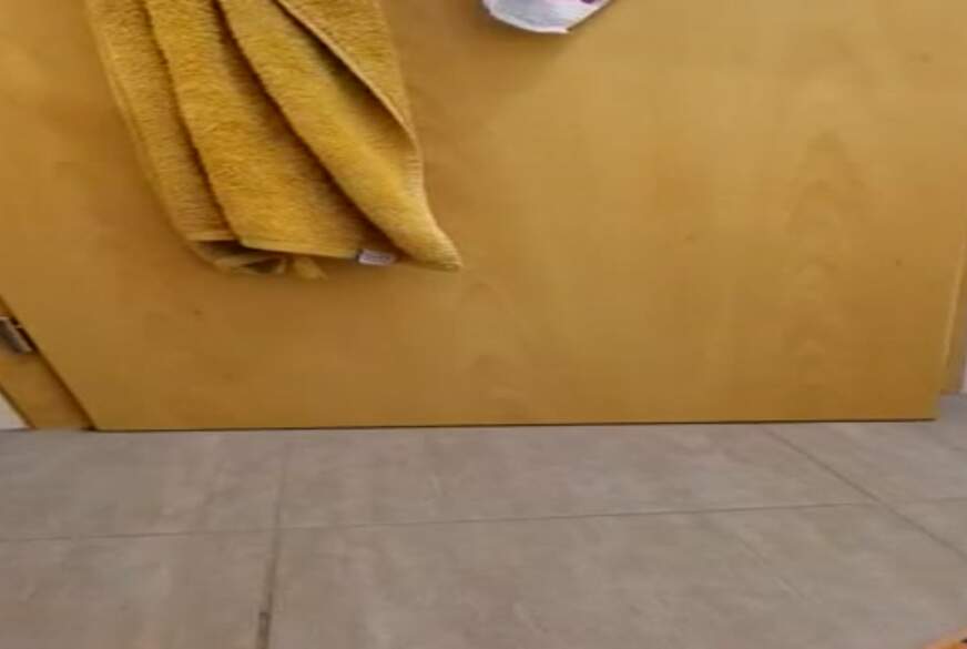 Leonora20: Alleine Duschen ist Langweilig