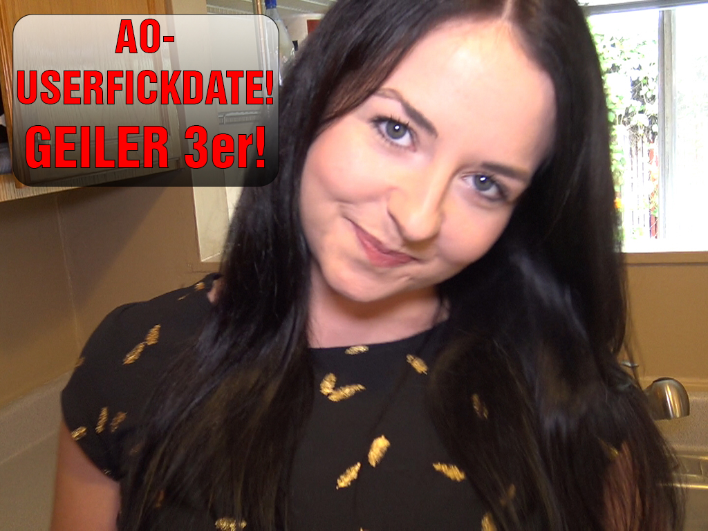 AO-USERFICKDATE! GEILER 3er! Ich hatte gerade ganz spontan mit einem User gefickt! Aber das reicht mir nicht, also ab ins Internet und eine weitere Person dazu geholt. Und schon haben wir eine geile Maus gefunden. Wir haben sie direkt aufgegabbelt und ab zu mir. Und da legten wir dann zu dritt los. OMG, war das geil, einfach mit 2 Fremden rumgefickt! War doch richtig so, um meine Geilheit zu befriedigen, oder?