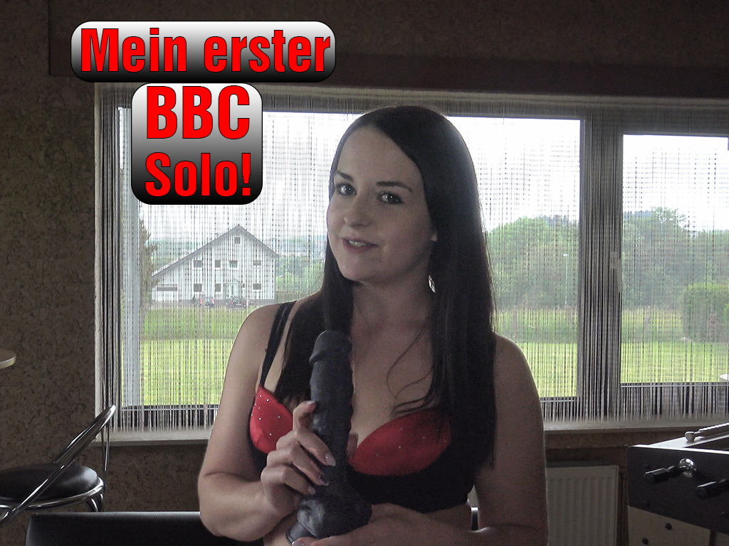 Ich habe diesen geilen BBC Dildo gesehen und musste ihn einfach in meiner Pussy spüren! Er ist so groß und mächtig, da wurde meine PUSSY beim Anblick schon total feucht. Wie bekomm ich dieses Riesen Teil in meiner Pussy? Schau es dir an, aber ich kann dich beruhigen ich hab es geschafft ;) Jetzt wird es endlich mal Zeit für einen BBC aus Fleisch und Blut oder was denkst du?