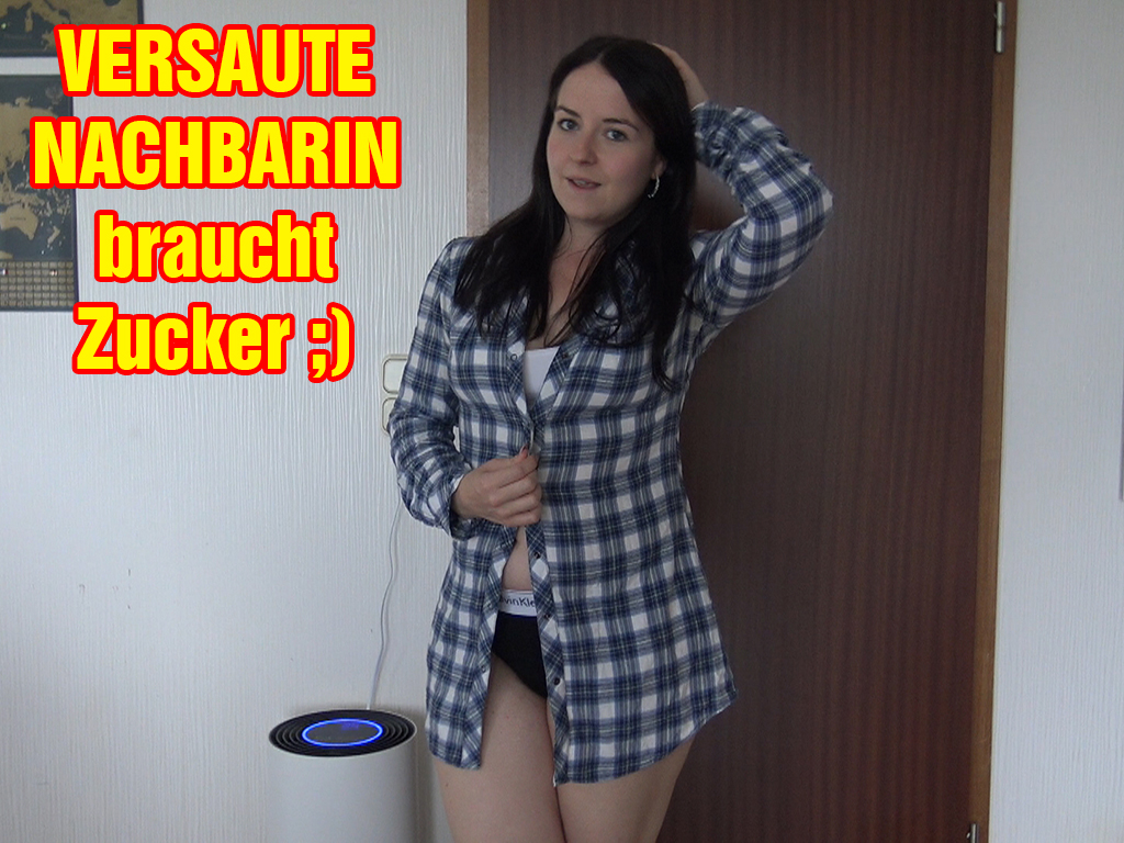 Ich bin in meine neue Wohnung eingezogen und wollte etwas leckeres backen. Fuck kein Zucker! Schnell zum #Nachbarn, aber keinen Bock mir noch etwas anzuziehen. Vielleicht ist er ja so nett und hilft mir aus. Und was soll ich sagen bei dem Anblick war er sehr hilfsbereit ;) Wärst du auch so nett gewesen?