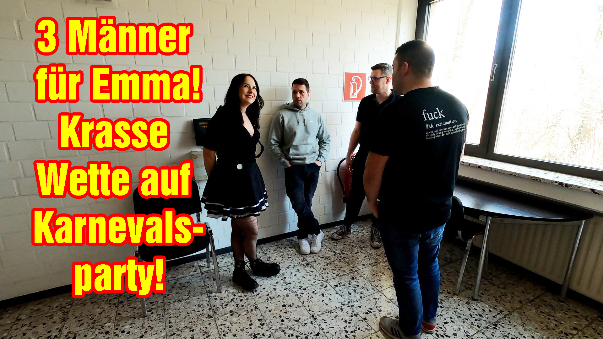 3 Männer für EMMA! Krasse Wette auf Karnevalsparty! Also Karneval passiert ja immer was Krasses, aber dieses Jahr habe ich einfach alles getoppt! Als erstes, die Netzstrumpfhose wird auf jeden Fall zerrissen ;) Aber von vorne, ich hatte eine Wette am Laufen, dass ich jemanden abschleppe. Wie praktisch, dass vor der Halle, wo ich feiere, 3 Jungs stehen. Da hat bestimmt jemand Bock. Aber die Jungs wollen sich nicht trennen und meinen, wenn schon, dann mit allen drei auf einmal. Ok krass, das habe ich noch nie gemacht! Also wenn nicht jetzt, wann dann? Die Chance muss ich doch ergreifen! Siehst du doch auch so, oder?