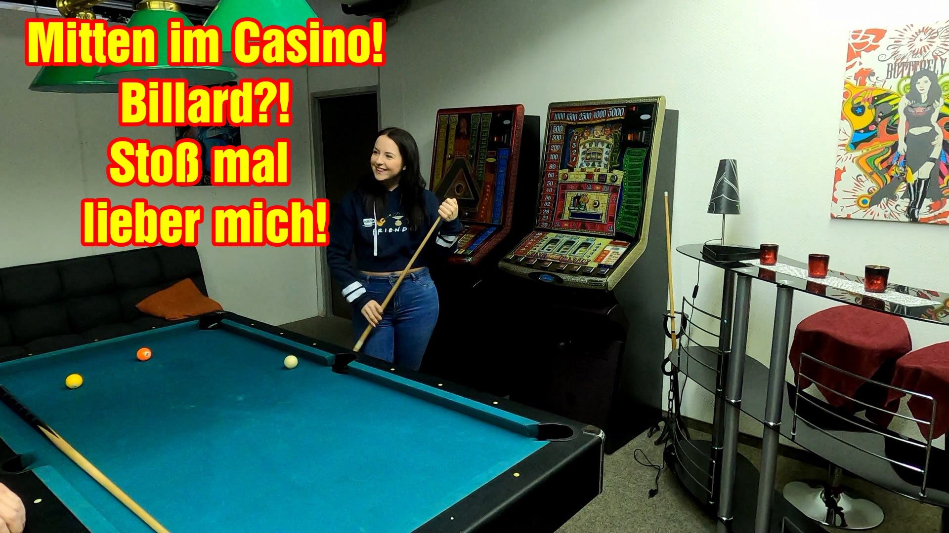 Mitten im Casino! BILLARD? Stoß mal lieber mich! Ich war mit einem Kumpel im Casino ein bisschen Billard spielen. Aber eigentlich finde ich das extrem langweilig, immer dieses gestoße, ich will selber gestoßen werden, SOFORT, HIER auf dem Billardtisch! So gewinnen auch beide und niemand muss enttäuscht nach Hause gehen oder wie siehst du das? Wann spielen wir mal eine Runde?