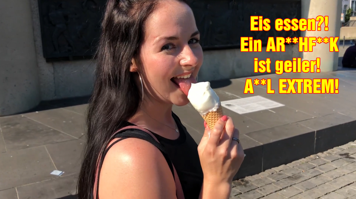 Ich war in der Stadt unterwegs, natürlich habe ich mir bei dem geilen Wetter ein Eis geholt. Auf einmal quatscht mich dieser Typ da so einfach an, er würde mich ja aus dem Internet kennen. Wie dreist ist der denn?! Na ja, er meinte er hätte was Besseres als das Eis. Da ich sehr neugierig bin und meine Freundin eh zu spät war, habe ich mich drauf eingelassen ;). Als wir bei ihm waren, kam dann die Überraschung. Er wollte sich unbedingt um meinen geilen Arsch kümmern! OMG wie geil, endlich nochmal einen dicken fetten Schwanz im Arsch! Das hatte ich viel zu lange nicht mehr! Auf jeden Fall war ANAL viel geiler als das Eis, findest du nicht? ;)