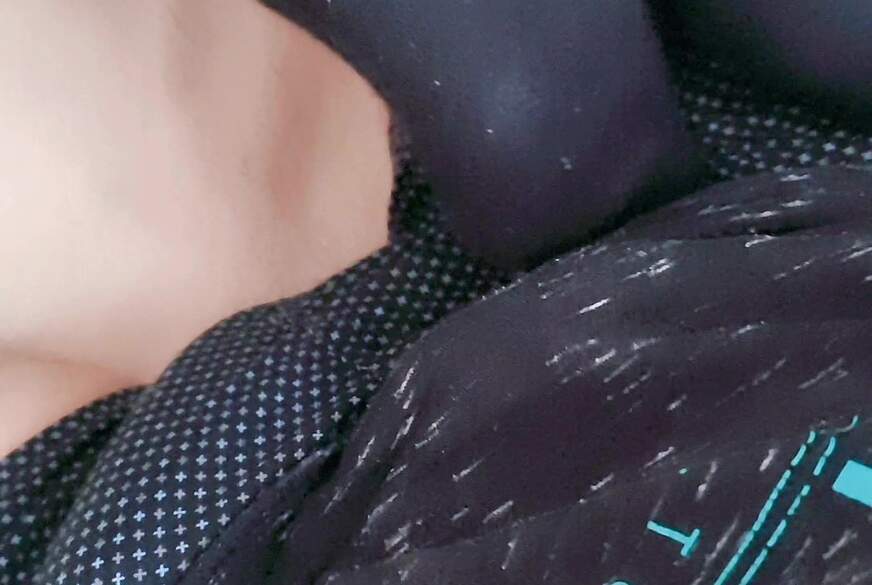 GeileAmanda69: Einfach a*********t nach Sockjob in schwarzen Puma-Socken und B**wjob