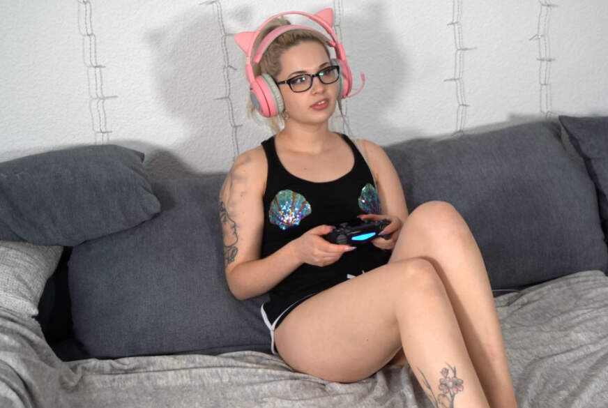 T**n und GAMERGIRL...f**k mich ins nächste Level von JadaJakova