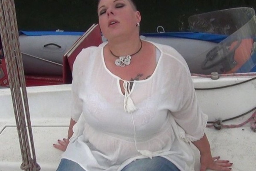PattyBoobs: B**wJOB oder Anzeige