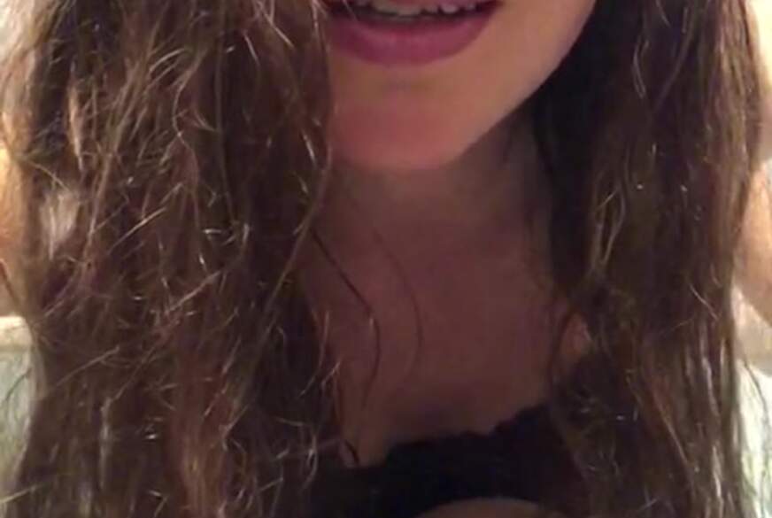 Eine große L****g Naturchampagner für meine Sklaven von ValentinaLux