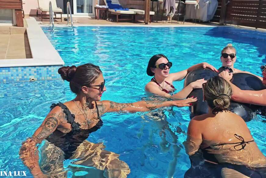 ValentinaLux: Pool Party with our Rubber Toy