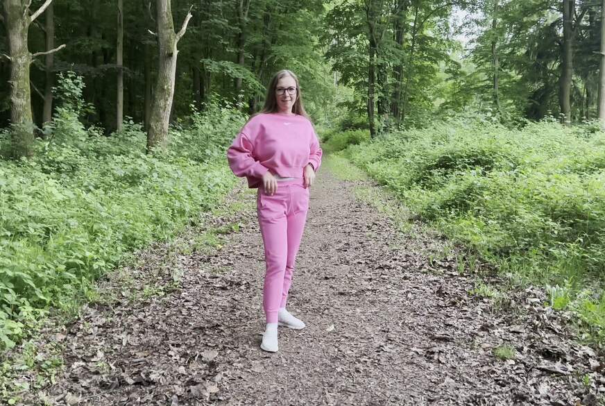 Meine B**se im Wald entleert! Wenn s dann schnell gehen muss. von BunnyDiamond1 pic2