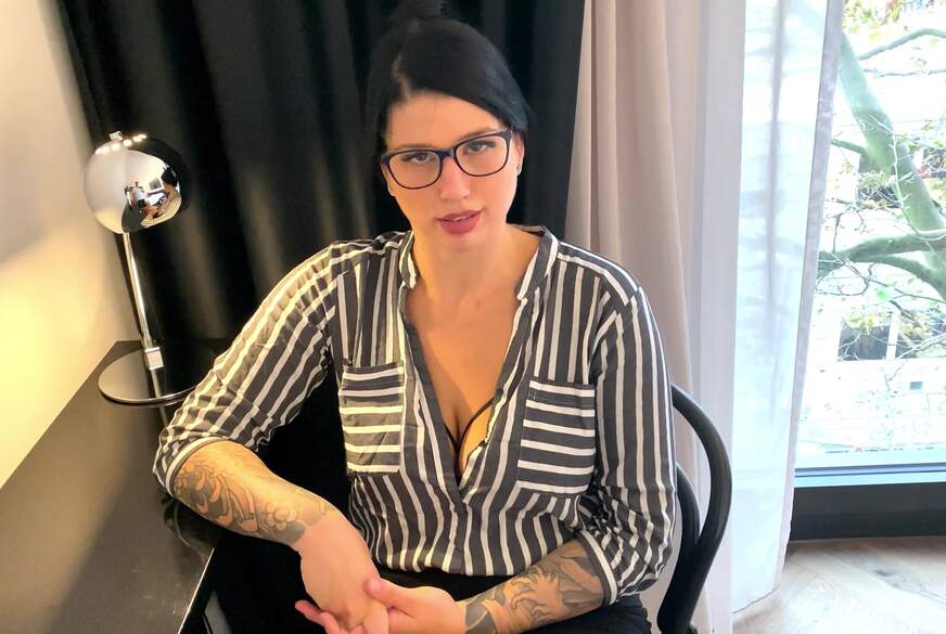 KiraKane: Azubi J*********z wird heftig a********n