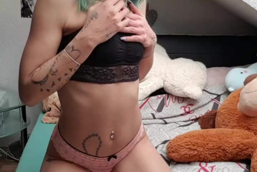 ItalianCouple7786: Masturbation mit dildo