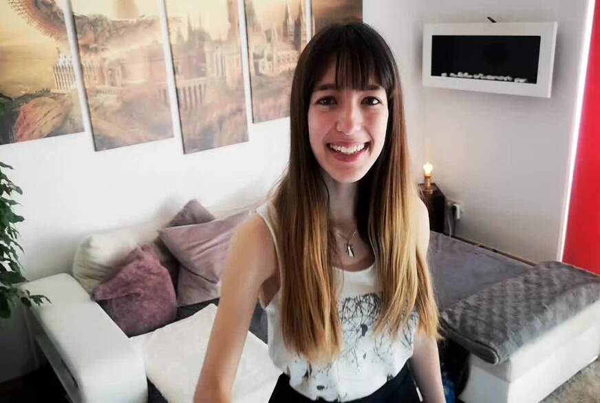 LaylaVonHohensee: Wenn das meine Familie sieht! Ich bin NACKT im Internet zu sehen!!