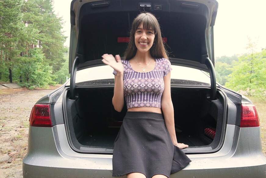 LaylaVonHohensee: Es sollte mein erstes Mal mit einem Drehpartner werden!! Extrem geil und outdoor !
