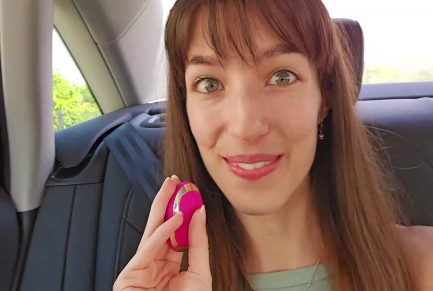 LaylaVonHohensee: Geht das zu weit? In Taxi heimlich selbst besorgt!