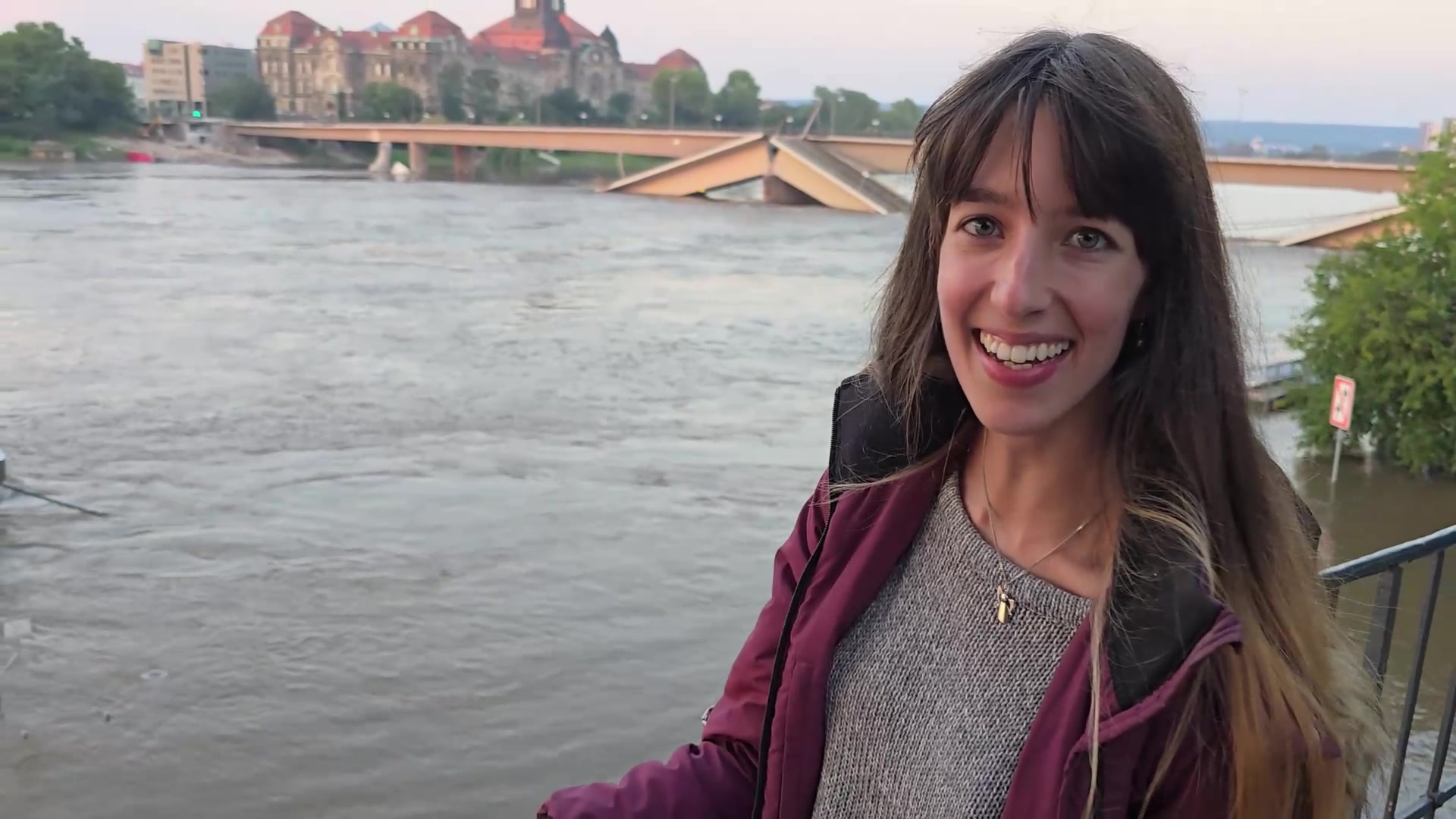 Ich war diese Woche mal wieder in Dresden unterwegs, um mir die neue Sehenswürdigkeit anzuschauen und wurde dort direkt angesprochen. Ich freue mich immer wieder über solche netten Begegnungen und die Stadttour durch Dresden war auch richtig schön. Natürlich wollten wir dann auch noch ein bisschen mehr zusammen erleben als nur das sightseeing in Dresden. Wenn dir das Video gefällt dann freue ich mich über einen Kommentar und eine Bewertung von dir :*