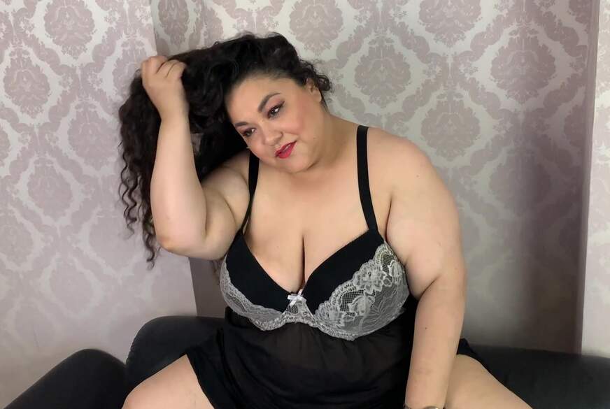 NaomiSaki: Sexy Naomi mit Plug Spielen