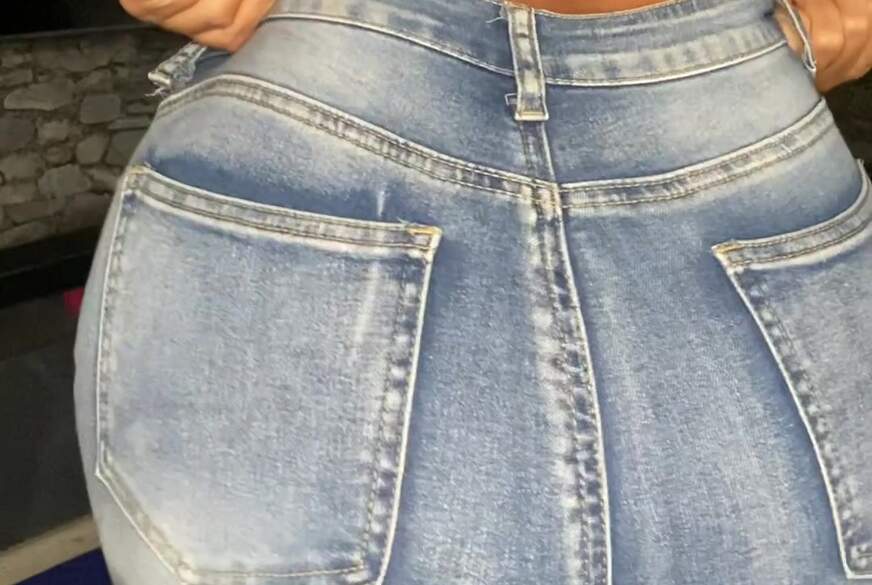 Coco04: mein erster p**s in die Hose. Achtung dirtytalk