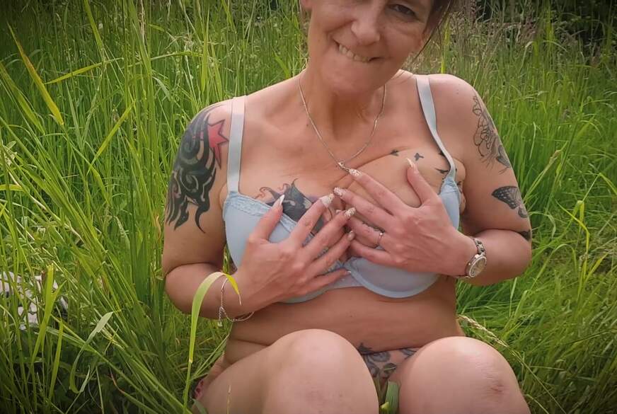 PennySweetLane: Heute bin ich beim Spazieren gehen wieder geil geworden!