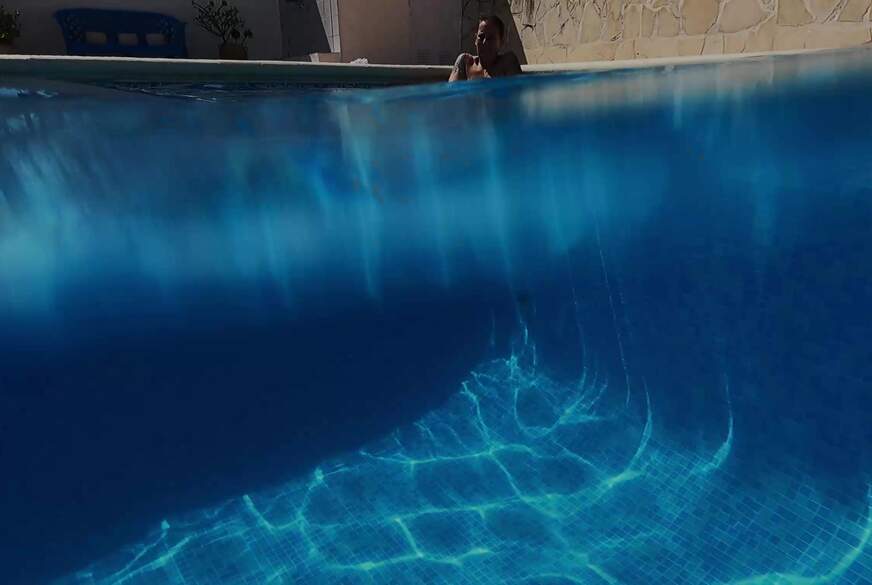 PennySweetLane: Im Pool scharf geworden, da müssen die F****r halt herhalten