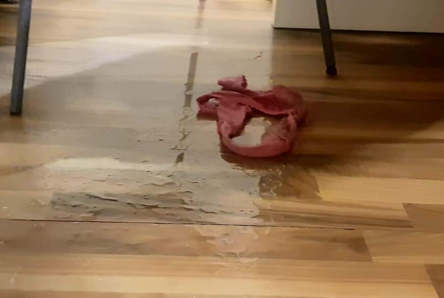 MuFuMilf: N**ser S****t in der Livecam. Der Spiegel ist klatschn**s mit P***ySaft!