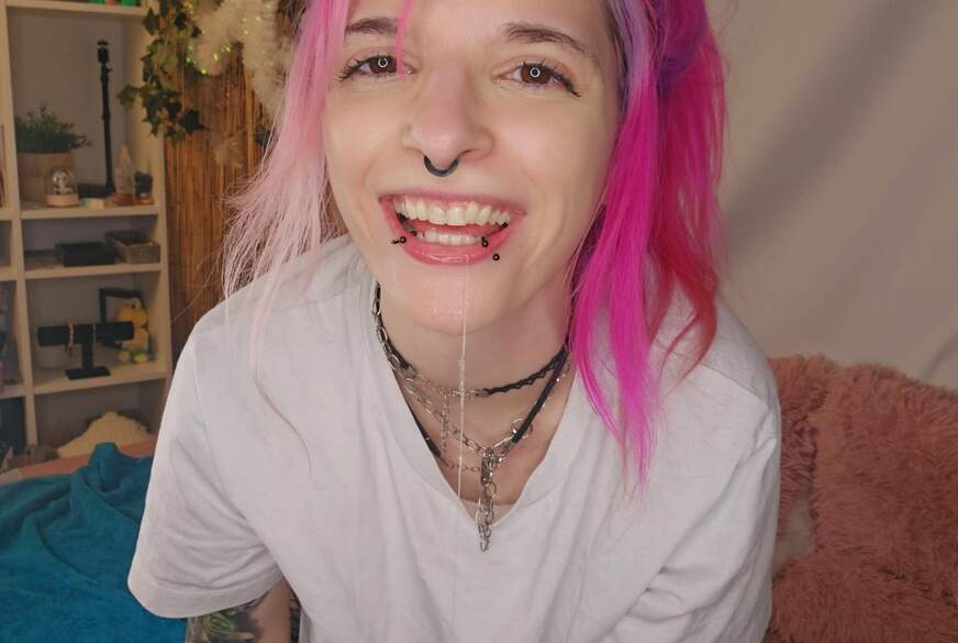 Emmilein: Sloppy B**wjob - Stell dir vor, es wär deiner!