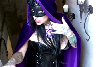 Victim For Vampires  Halloween Special Bite 1