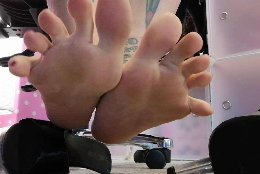 Closer To GODdess Feet von LadyVampira pic4