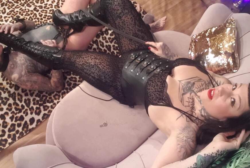 Tattooed Goddess,  Pierced Slave 1 von LadyVampira