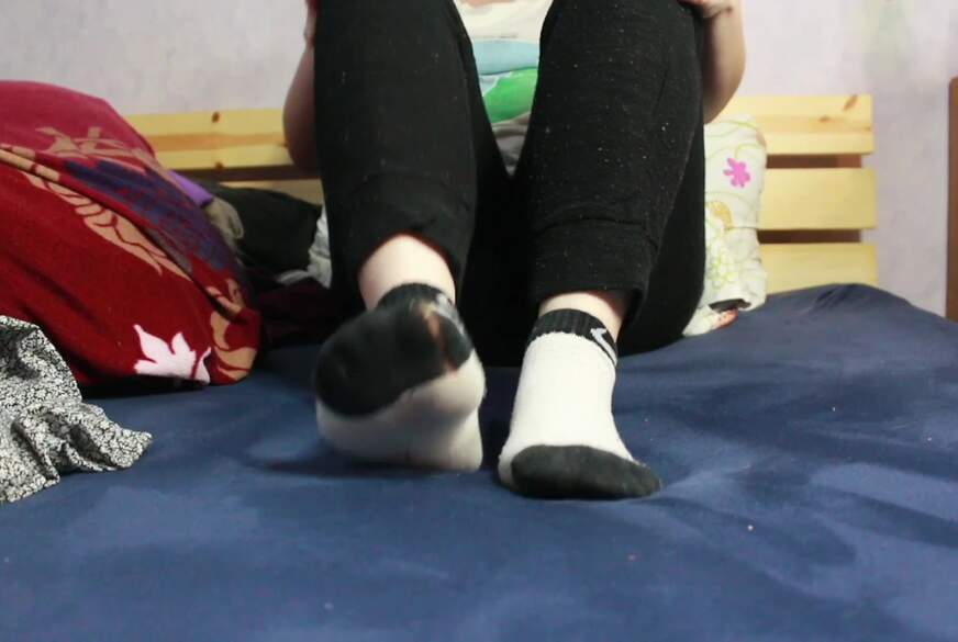 Mein erster Userwunsch meine Füße NACKT von Momo-Morningstar pic1