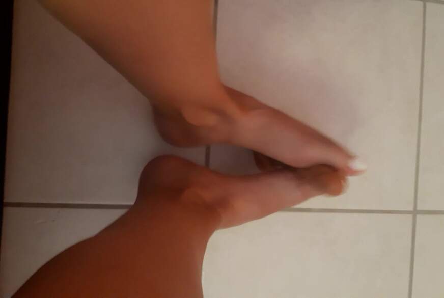 Mein erster Footjob Part 2 von VanessaHot