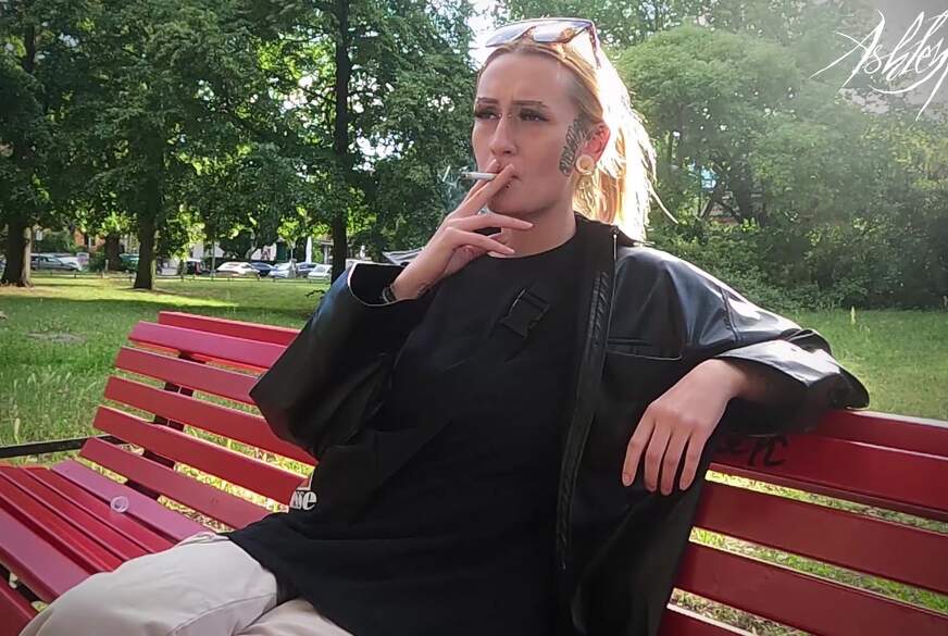 Ashleyred: Er hätte mich nicht warten lassen sollen! mein erster B**wjob vor der Cam