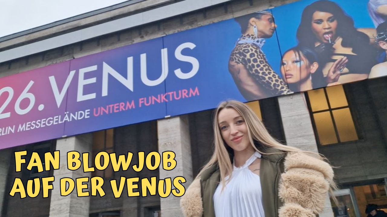 Fan Blowjob auf der Venus 2023 Ich war auf der Venus und dort erkannte mich ein Fan. Wir gerieten ins Gespräch, er hatte viele Fragen, bis er mich letztendlich fragte ob ich nicht Lust hätte mit ihm zu drehen. Kam etwas spontan, aber ich dachte wieso nicht. Wir verabredeten uns für später. Später als wir verabredet waren gingen wir gemeinsam auf die Toilette wo es dann heiß her ging.