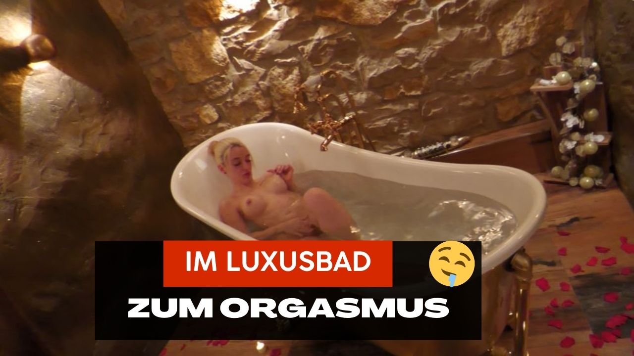 Im Luxusbad zum Orgasmus gekommen Hier noch eine geile Szene wo ich in Bayern im Urlaub war. Das Video war eigentlich recht spontan aufgenommen….ich war geil und wollte noch Baden, da kam mein Drehpartner einfach auf die Idee es zu filmen. Wer wird bei dem Ambiente denn nicht auch geil?!