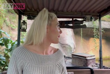 RISKANTER ZOOBESUCH MIT FETTER L****g S****a IM GESICHT !!