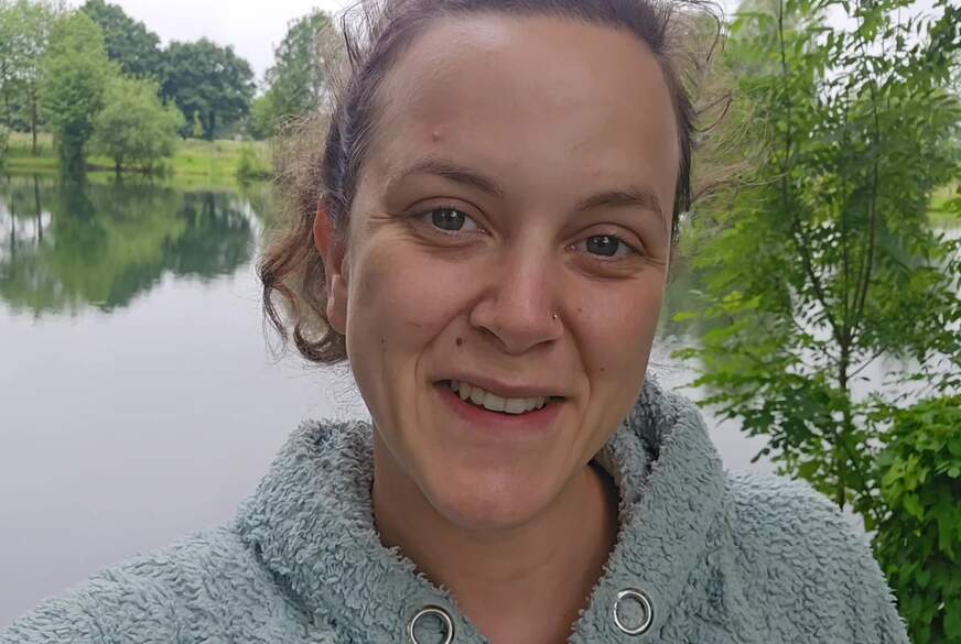 JennaSecret: Am See z******t - Angler Pumpt meine P***y voll !