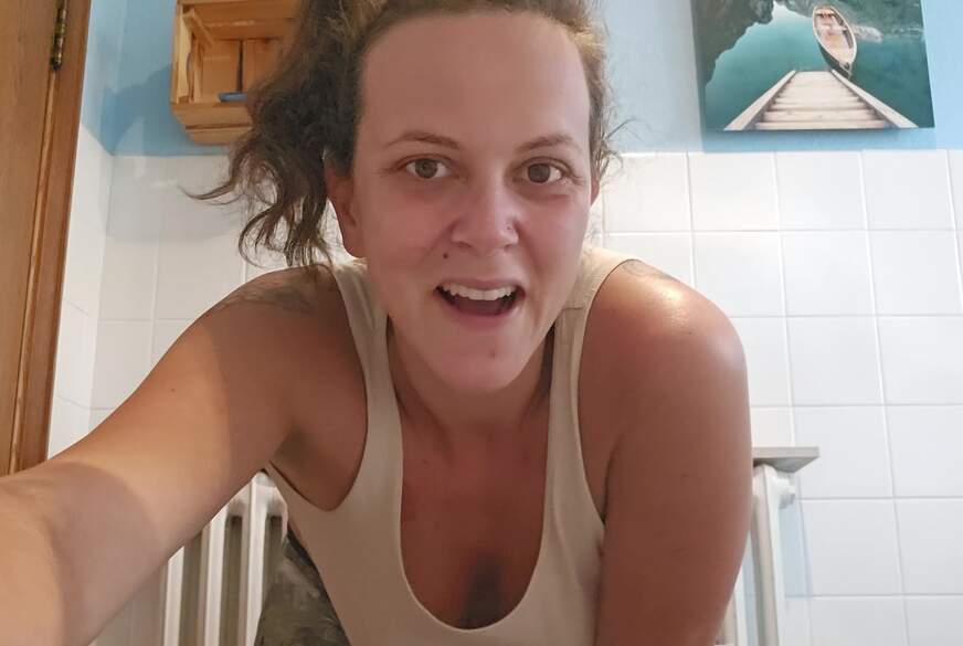 JennaSecret: D**ker Bauch und d**ke Milchtitten mit Vormilch !