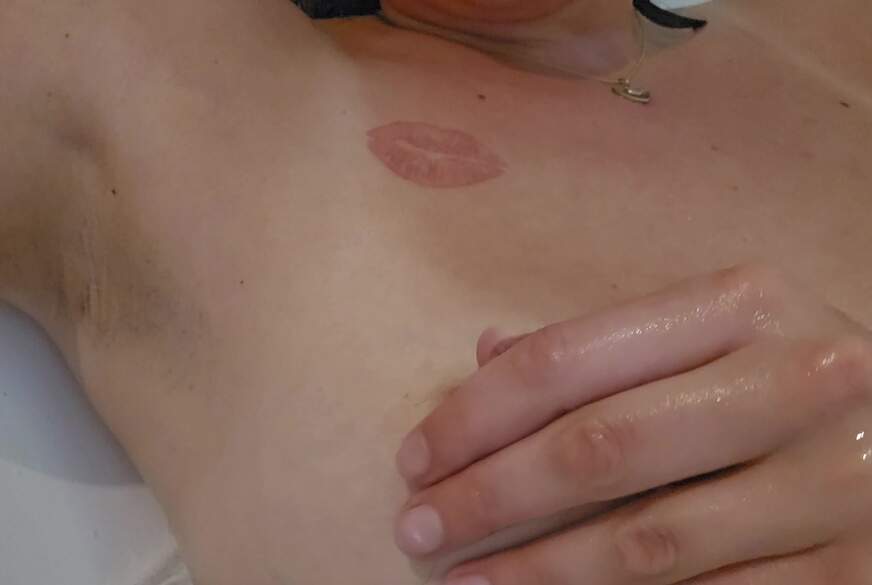 JennaSecret: Geil in Badewanne..