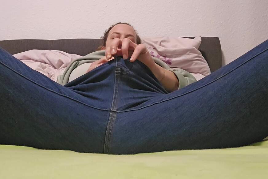 Statt aufräumen, die M****i f****n - zwei Wochen Sex Entzug! von JennaSecret pic3