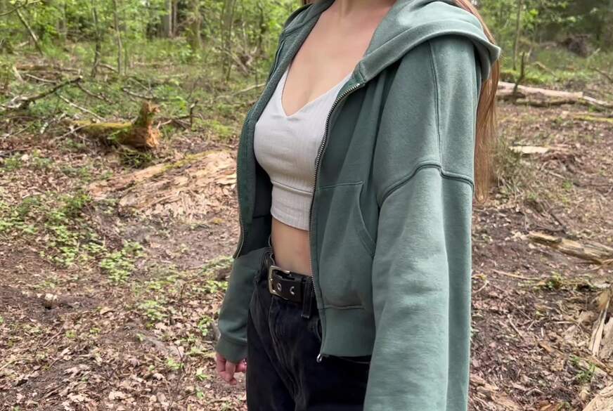 Lunas-Lou: Outdoor C******e?!? T**nie-p***y OHNE Gummi im WALD zerfetzt???