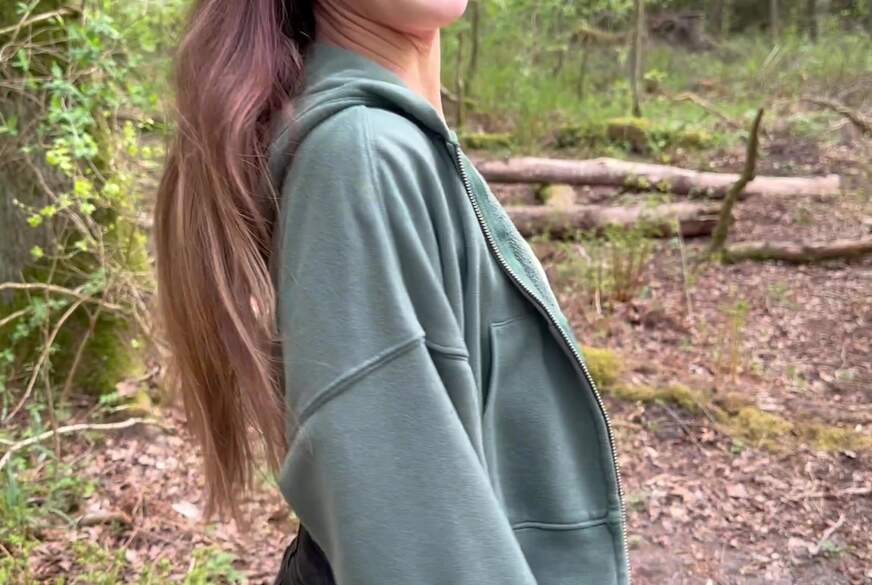 Lunas-Lou: Outdoor C******e?!? T**nie-p***y OHNE Gummi im WALD zerfetzt???