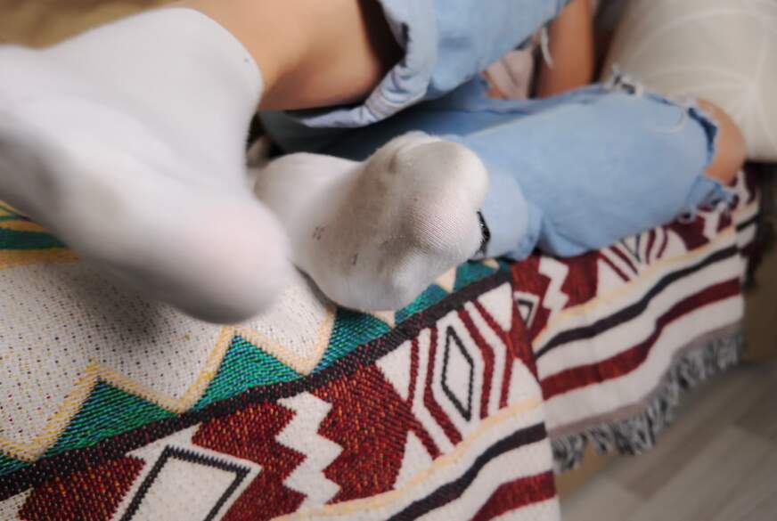 Tiffany-Turner: Erst f****t du meine Füße dann meine haarige wifey p***y!