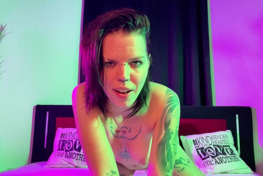 JuliaAvarix: W**x für mich und ich sag dir wie!