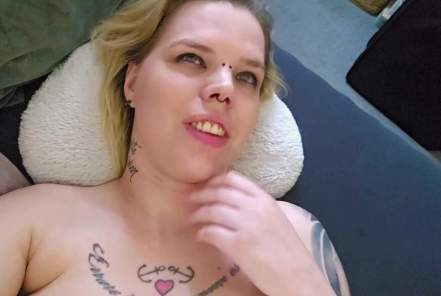 JuliaAvarix: M*********e pumpt alles in mich rein