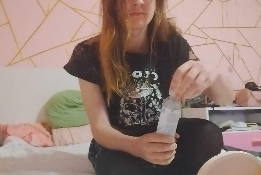 Trans-m*****n gibt dir einen foodjob und reitet auf dir von KarolinaUwU pic2