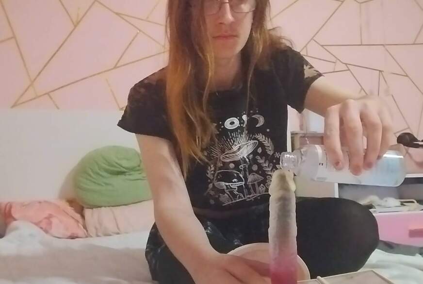 Trans-m*****n gibt dir einen foodjob und reitet auf dir von KarolinaUwU pic3