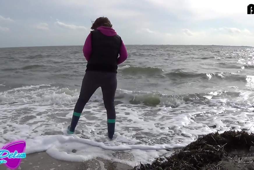 Siva-Deluxe: Gummistiefel #17 - Mit Romika´s am Südstrand